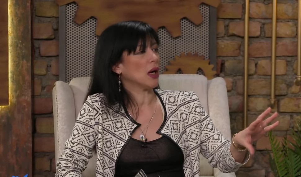 VESNA VUKELIĆ VENDI IZDALA KNJIGU, OBJAVILA ŠOKANTNE TVRDNJE Vještičji savjet vlada estradom