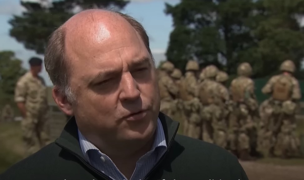 BRITANSKI MINISTAR ODBRANE IPAK NE ULAZI U TRKU ZA LIDERA KONZERVATIVACA Ben Volas odustao od kandidature