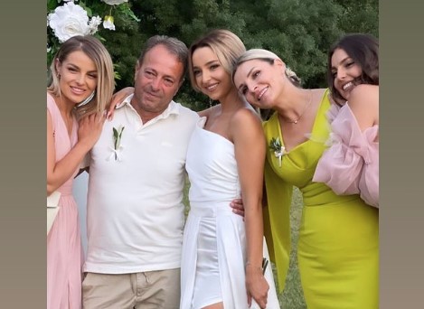 UDALA SE SESTRA DŽEJLE RAMOVIĆ Vjenčanje održano u luksuznoj vili, pjevačica priredila divno iznenađenje (FOTO)