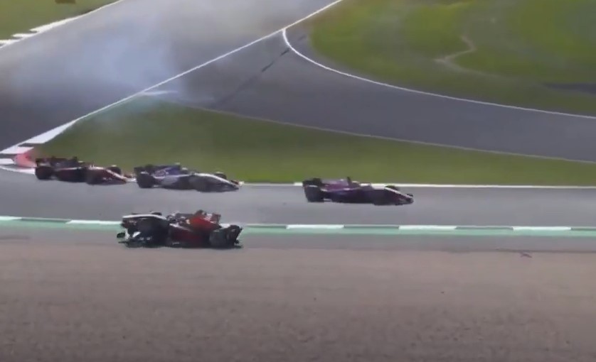 STRAŠAN SUDAR U FORMULI Vozač izbjegao smrt samo zbog jedne stvari (VIDEO)