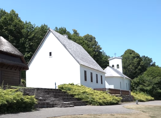 NA LITURGIJI SAMO SVEŠTENIK U Teslinom rodnom selu gotovo da i nema Srba