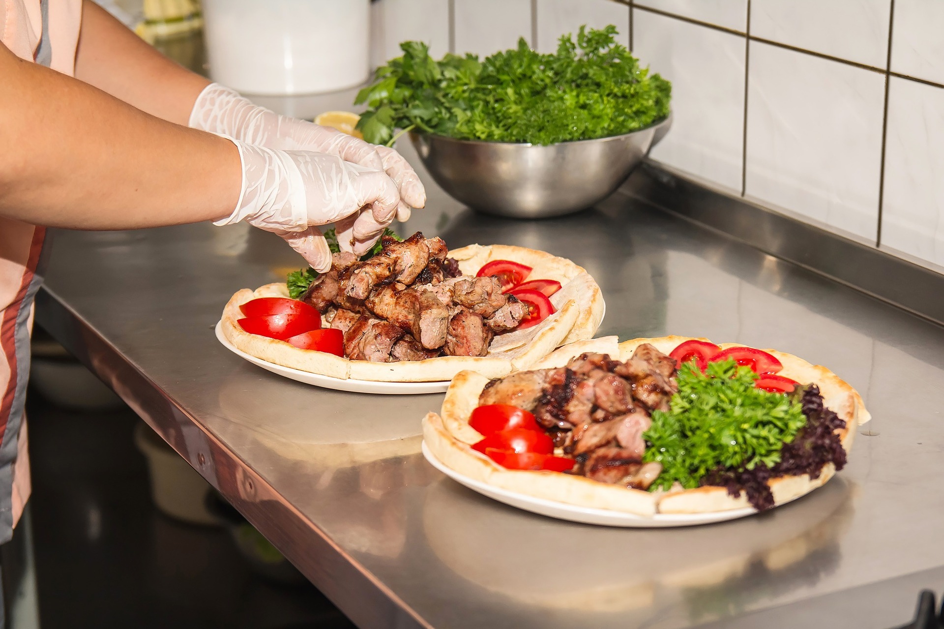 SISTEM NOVČANE KAZNE Švajcarski restoran kažnjava goste koji ne pojedu sve iz tanjira