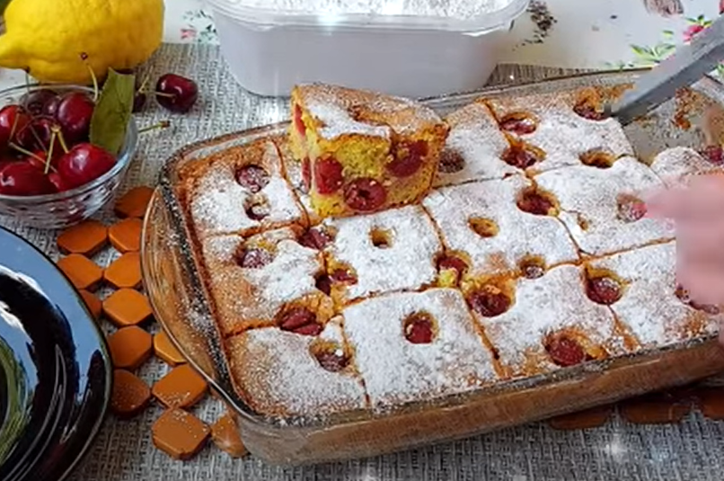 KOLAČ SA TREŠNJAMA Bez puno muke spremite punu tepsiju ukusne i zdrave poslastice