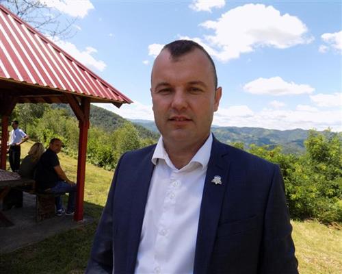 ISTORIJSKI FALSIFIKAT! Grujičić: U Potočarima su ukopani pripadnici 28. divizije, a ne civili