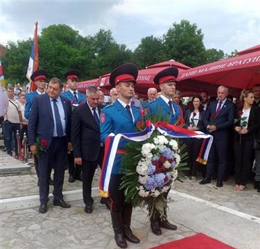 VIŠKOVIĆ U BRATUNCU Posebno vrijeđa što se ne pojavljuje niko iz međunarodne zajednice, za zločin nad srpskim narodom izgleda nema suda