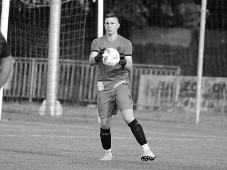 CRNO JE OSVANULO JUTRO Preminuo golman (19) Mladosti, klub se emotivnom porukom oprostio od igrača
