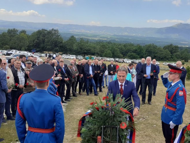 POMEN SLUŽILO SVEŠTENSTVO EPARHIJE ZAHUMSKO-HERCEGOVAČKE Obilježeno 147 godina od Nevesinjske puške