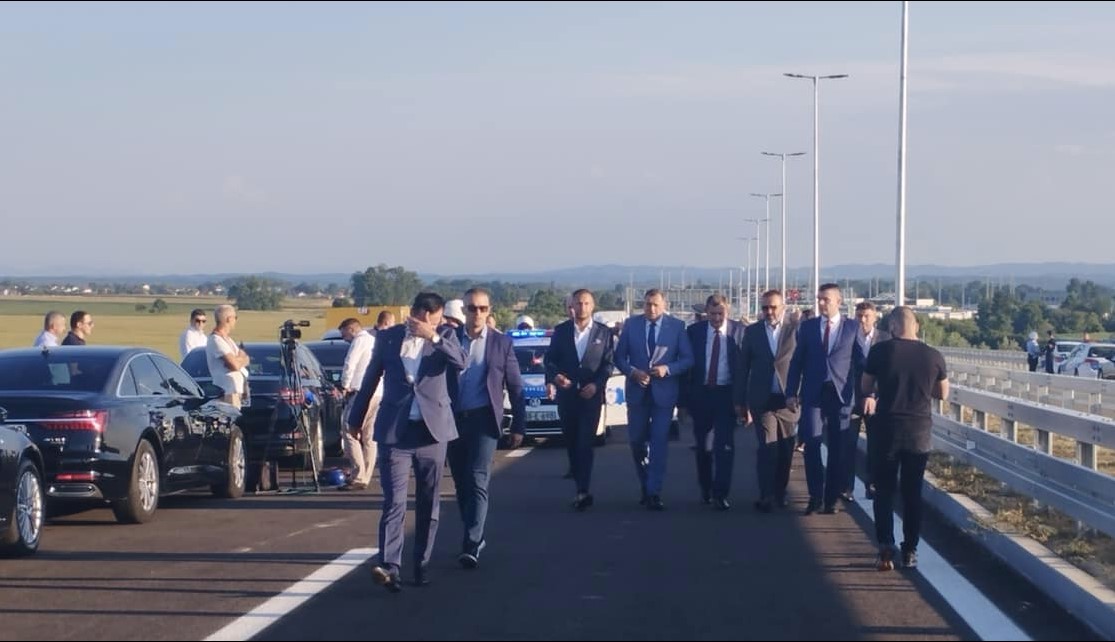 ZAVRŠENA GRADNJA MOSTA U GRADIŠCI Projekat na koji se čekalo više od decenije, svi radovi obavljeni u roku (FOTO/VIDEO)