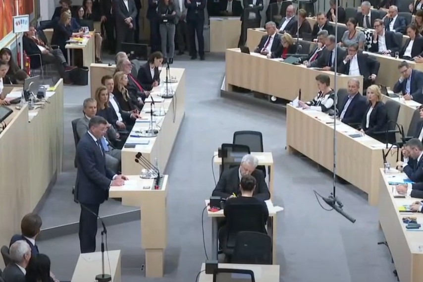 BOŠNJAČKI LOBI SE UVUKAO POD KOŽU AUSTRIJANCIMA? Parlament jednoglasno usvojio rezoluciju o Srebrenici