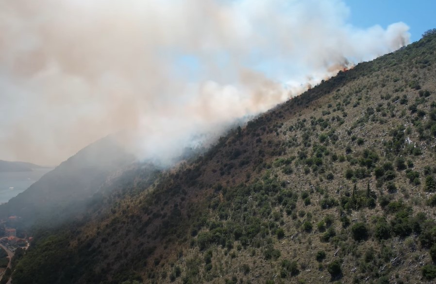 POŽAR KOD NOVIGRADA POD KONTROLOM U akciji gašenja vatre učestvovalo 96 vatrogasaca