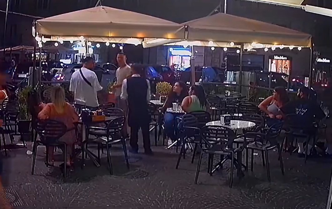NESVAKIDAŠNJA PLJAČKA SA ZANIMLJIVM EPILOGOM Ukrali čovjeku sat, pa vratili kad su shvatili o čemu se radi (VIDEO)