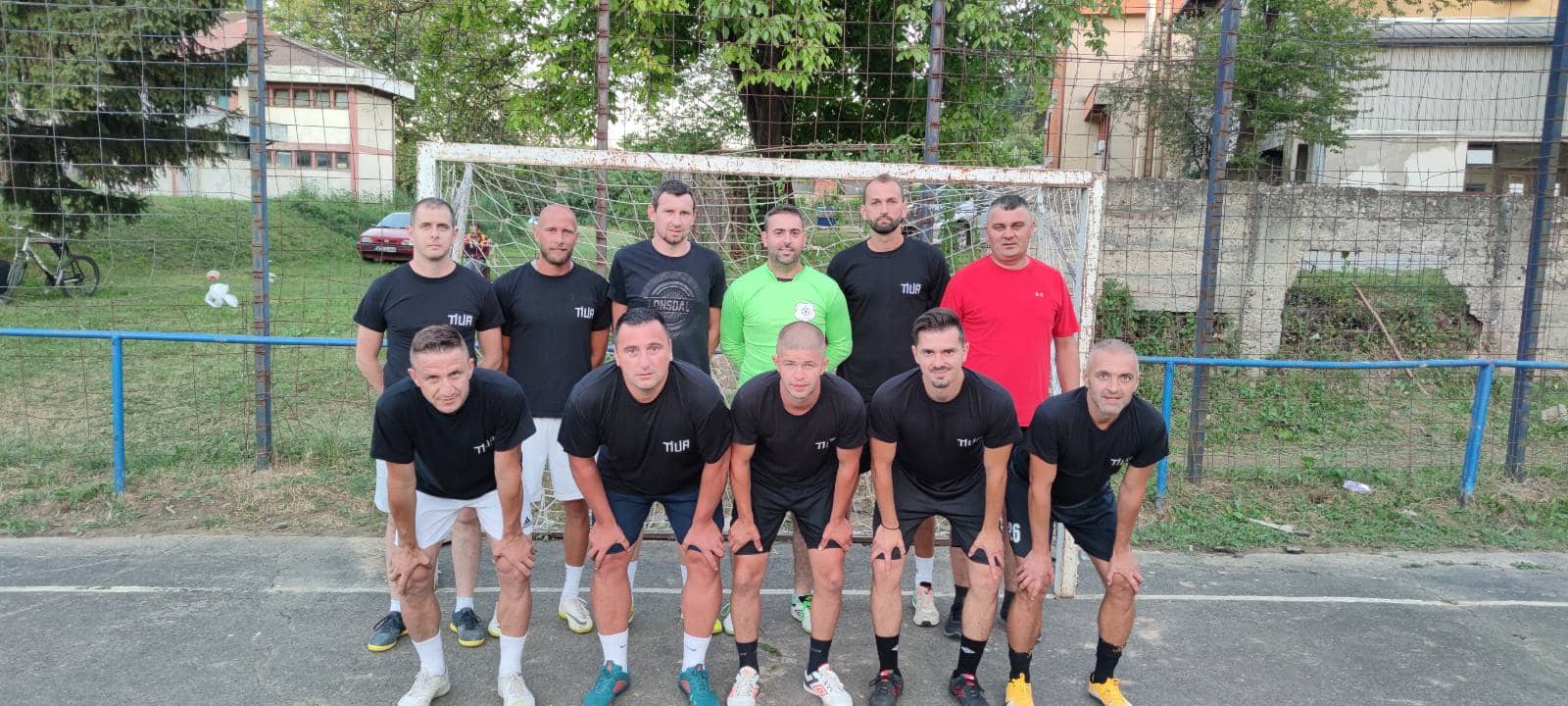 NESVAKIDAŠNJA PROSLAVA OSVOJENOG TREĆEG MJESTA Mario Suzić sa svojim drugarima zauzeo "bronzu" na turniru u malom fudbalu, a onda riješili da se počaste kako red nalaže (FOTO)