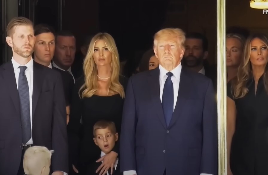 SAHRANJENA U ZLATNOM KOVČEGU Ivana Tramp počivaće na imanju Donalda Trumpa (FOTO)