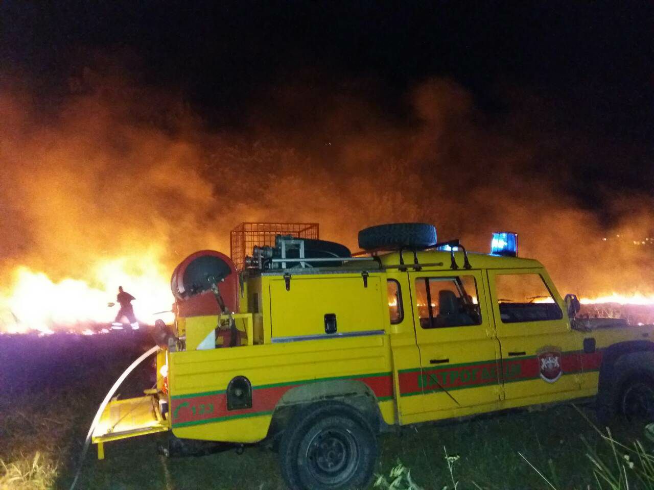 VATROGASCI UGASILI POŽAR U TREBINJU Brzom intervencijom spriječeno širenje vatre: "Da nije na vrijeme primijećen, teško bi bio ugašen"