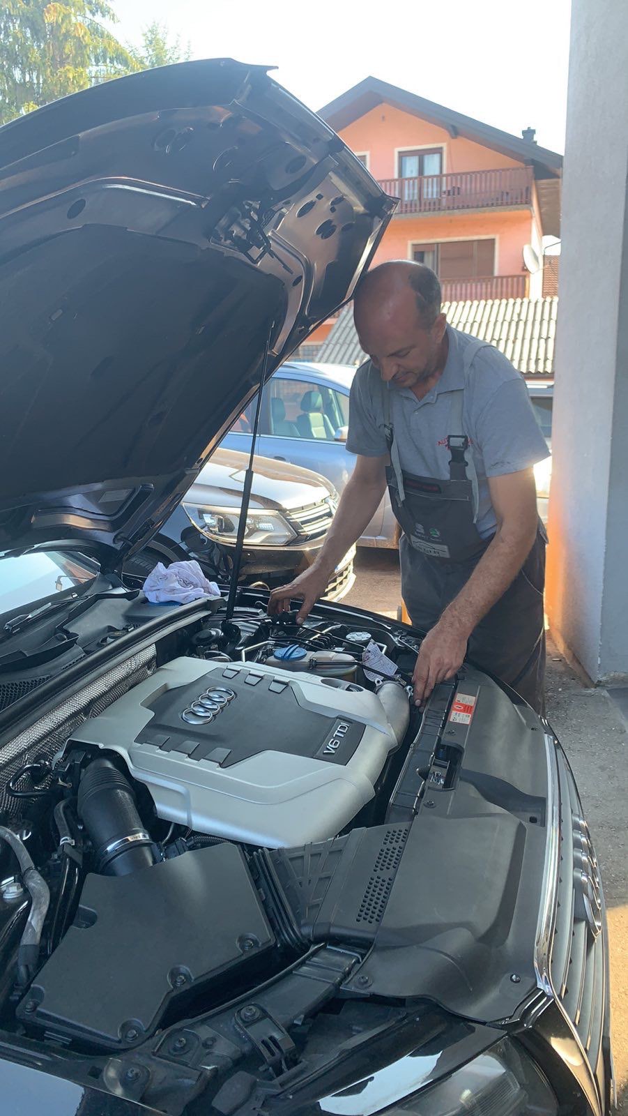 OGLAS BANJALUČKOG AUTOMEHANIČARA NASMIJAO SVE Uz platu nude trosoban stan u centru grada