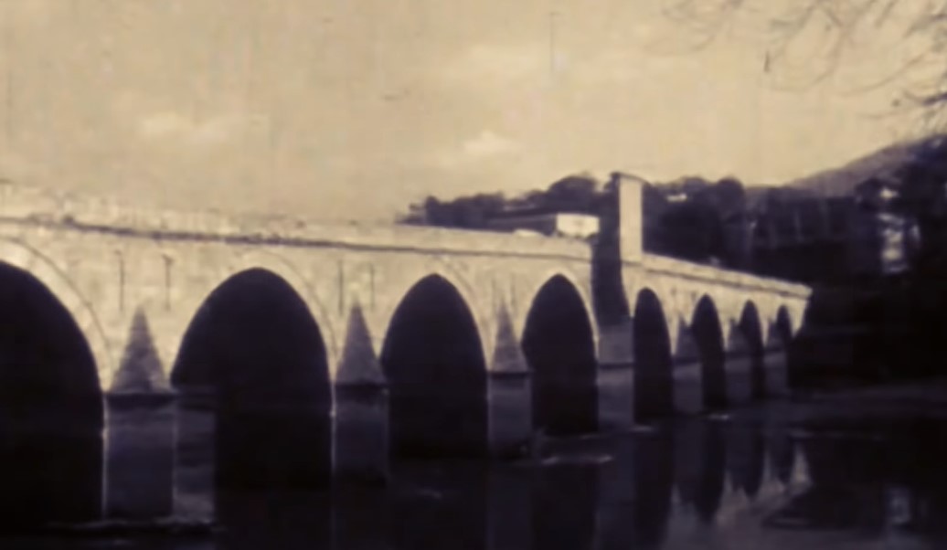 OVU TUŽNU PJESMU ZABRANIO JOSIP BROZ TITO Numera tjerala ljude na samoubistvo - slušala je i Jovanka (VIDEO)