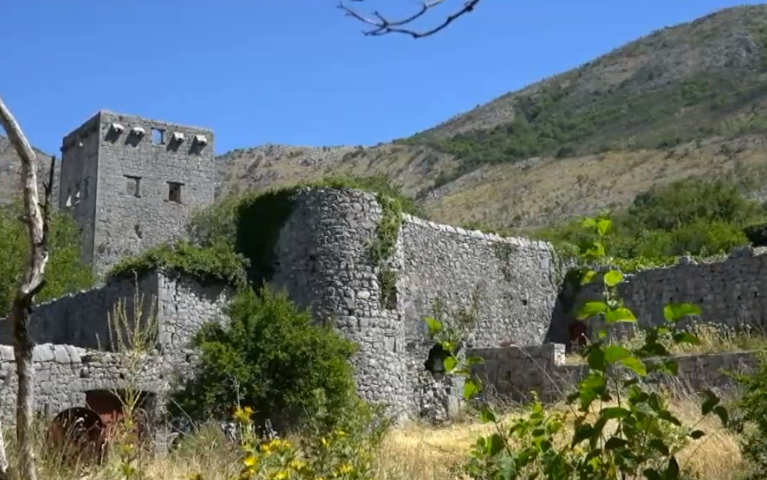 PRODAJE SE ZAMAK U TREBINJU KOJI DATIRA IZ SEDAMNAESTOG VIJEKA Ko ima 97 hiljada evra može posjedovati nevjerovatan dio istorije (FOTO)