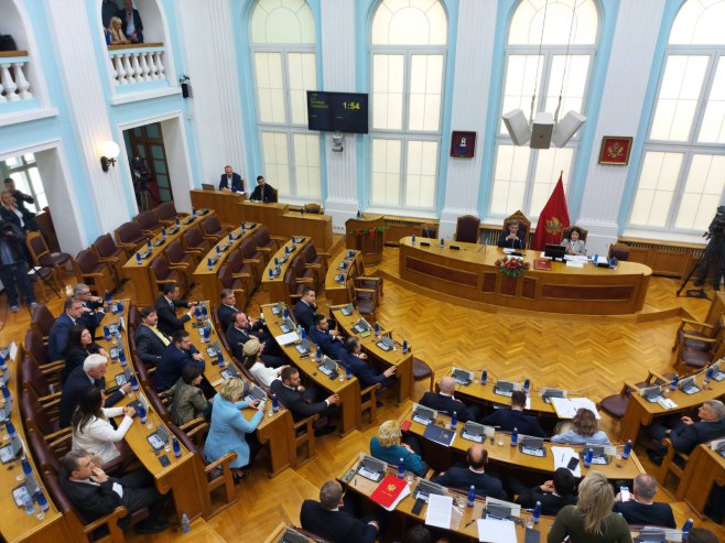 SKUPŠTINA CRNE GORE O POVJERENJU VLADI Abazović: Razlog inicijative Temeljni ugovor, ali ne smijete reći (VIDEO)