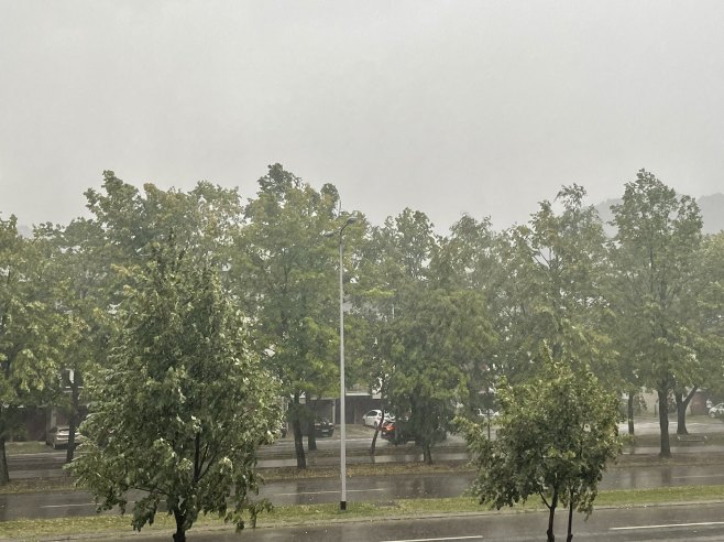 UPOZORENJE METEOROLOGA Narednih dana u Srpskoj obilne padavine i jak do olujni vjetar