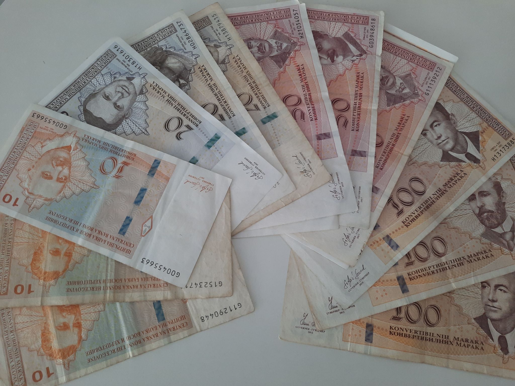 UVIJEK SE OBRADUJEMO KAD IH VIDIMO Da li znate koje se ličnosti nalaze na novčanicama od 50 KM?