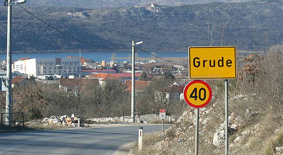 GRUDE ZAVIJENE U CRNO Dan žalosti zbog ubistava Velimira Bušića i Mate Grizelja