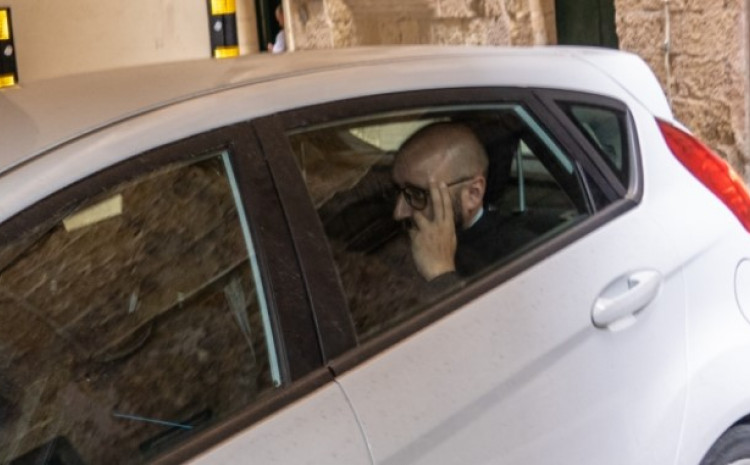 ŠOK U KATOLIČKOJ CRKVI Sveštenik potrošio 150.000 evra donacija na pornostranice: Bio sam u se*sualnoj krizi