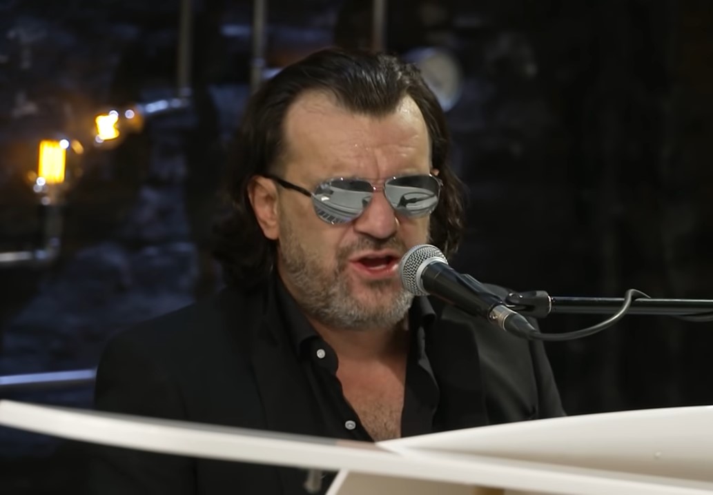 LUKAS KRIJE SUZU KADA JE PJEVA Tužna priča iza balade za koju nikada nije snimio spot: "To bi bio moj posljednji snimak"