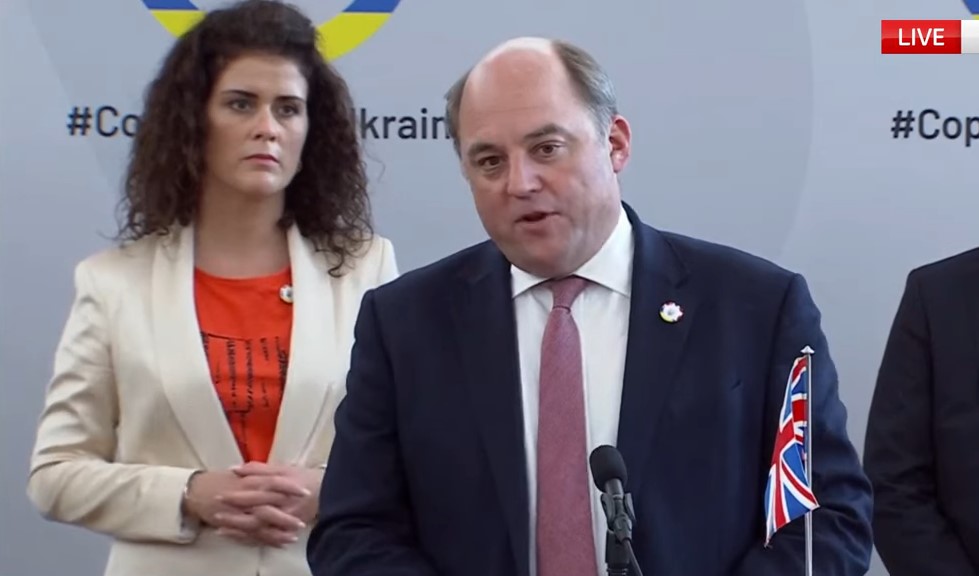 BRITANSKI MINISTAR ODBRANE BEN VOLAS Putin se kockao, malo je vjerovatno da će uspjeti da okupira Ukrajinu