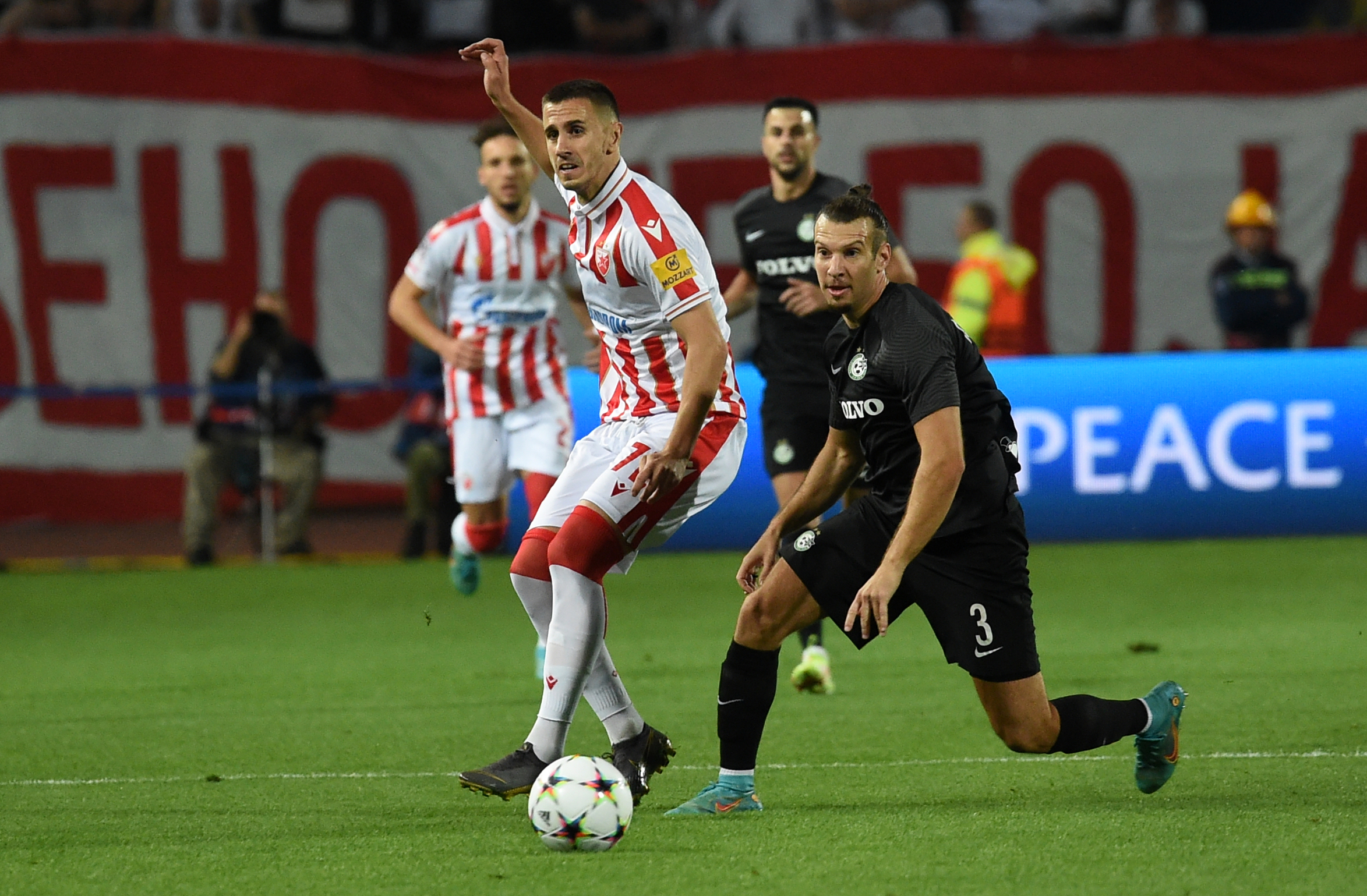 NIŠTA OD LIGE ŠAMPIONA Autogol Pavkova u 90. minuti poslao Zvezdu u Ligu Evrope