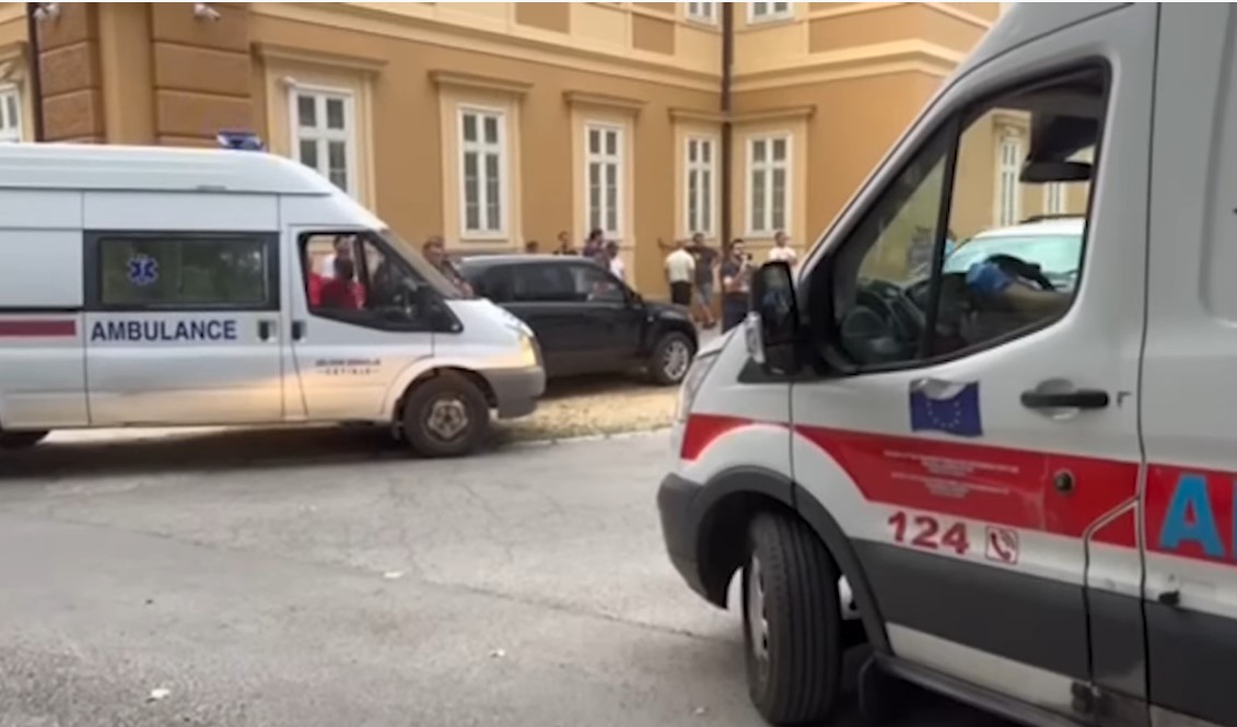 ZAVRŠENA OBDUKCIJA NAPADAČA NA CETINJU Na tijelu najmanje pet ulaznih rana, utvrđuje se koja je bila smrtonosna