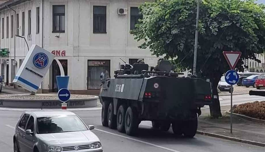 Vozila EUFOR-a ponovo na ulicama Kozarske Dubice (FOTO)