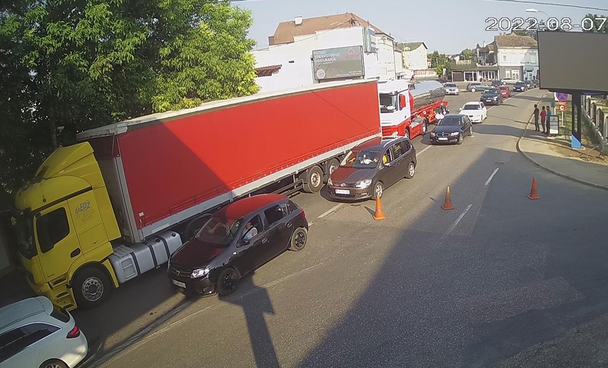 Pojačana frekvencija vozila na prelazima Gradiška, Izačić i Kladuša