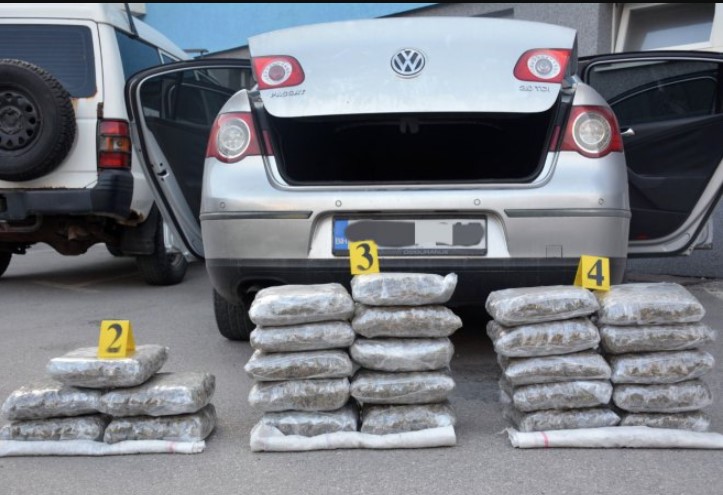 AKCIJA U FOČI Uhapšena dva lica, zaplijenjeno 27 kilograma marihuane (FOTO)