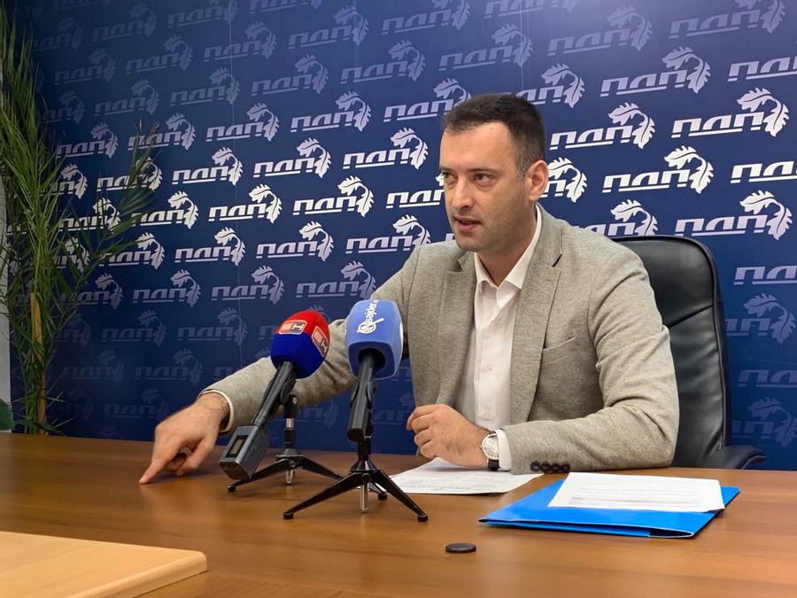 GRMUŠA NAJAVIO INICIJATIVU U VEZI SA CIJENOM GORIVA Naftaši se brutalno bogate na račun naroda, vlast ne čini ništa