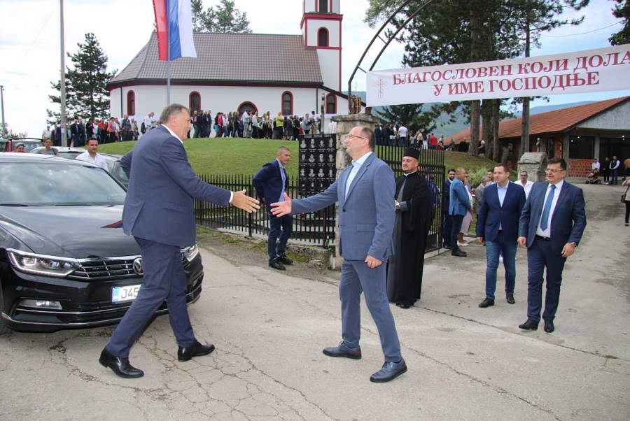 DODIK U VRBLJANIMA DOBIO PRIZNANJE Zadovoljstvo je proslavljati Veliku Gospojinu sa vjerujućim narodom (FOTO)