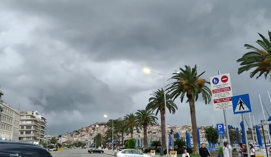 SMAK SVIJETA U GRČKOJ Kiša pljuštala tri dana, srpski turisti ostali bez auta, potopilo apartmane: "Bilo je jezivo!"