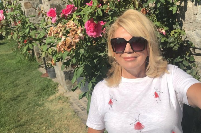 OVAKO IZGLEDA ROĐENA SESTRA SUZANE MANČIĆ Nikada se ne pojavljuje u javnosti, a velika joj je podrška u svemu (FOTO)