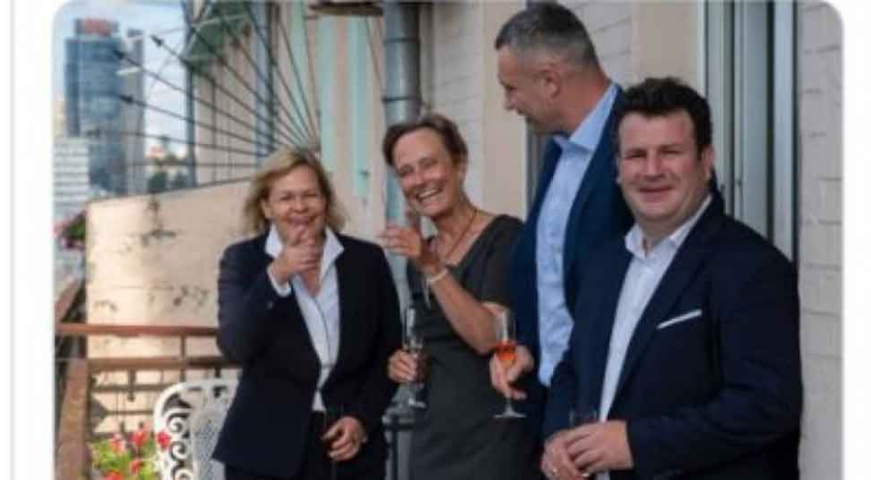 PROCURILA FOTOGRAFIJA NJEMAČKE MINISTARKE Prisjeo joj šampanjac koji je pila u Ukrajini
