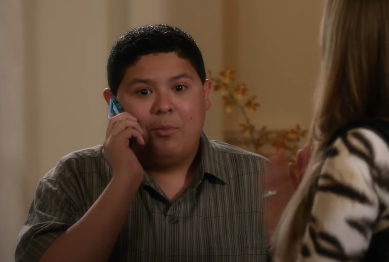 OD BUCMASTOG DJEČAKA DO MAČO MUŠKARCA Pogledajte kako izgleda glumac iz hit serije "Moderna porodica" (FOTO)