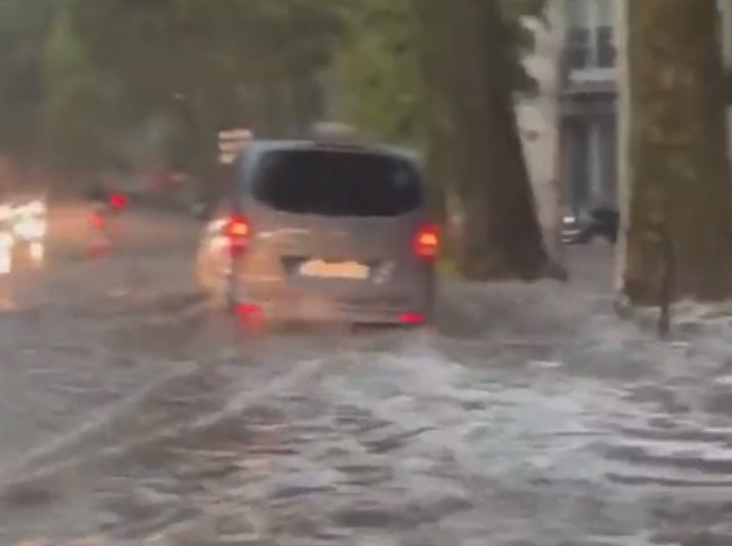 PARIZ POD VODOM Obilne padavine pogodile francusku prestonicu - poplavljen metro (VIDEO)