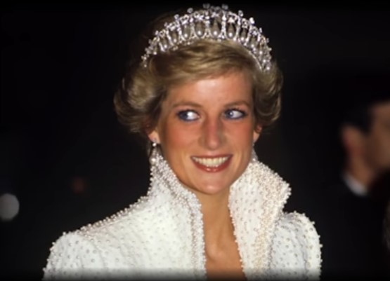 "OSVETNIČKA HALJINA" Kombinacija princeze Diane o kojoj se i danas priča (FOTO/VIDEO)