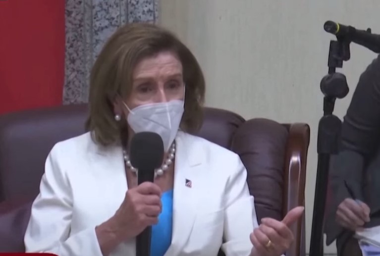 AMERIČKA ZVANIČNICA SE OGLUŠILA NA UPOZORENJA Kina namjerava uvesti sankcije protiv Nensi Pelosi