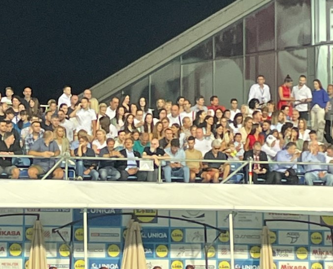 ĐOKOVIĆ NA OPROŠTAJU "ŠESTORICE VELIČANSTVENIH" Nole večeras na vaterpolo spektaklu u čast velikanima vodenog sporta (VIDEO)