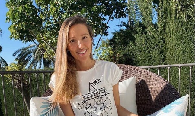 JOŠ JEDAN DOKAZ NJENE JEDNOSTAVNOSTI Jelena Đoković u opuštenom izdanju oduševila fanove (VIDEO)
