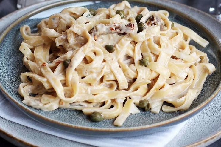 RUČAK ZA ODMOR OD MESA Taljatele u kremastom umaku