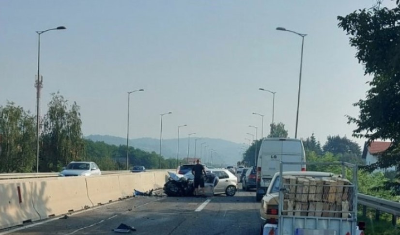 ŽESTOK SUDAR NA BRZOJ CESTI BANJALUKA-KLAŠNICE Policija i Hitna pomoć na mjestu događaja