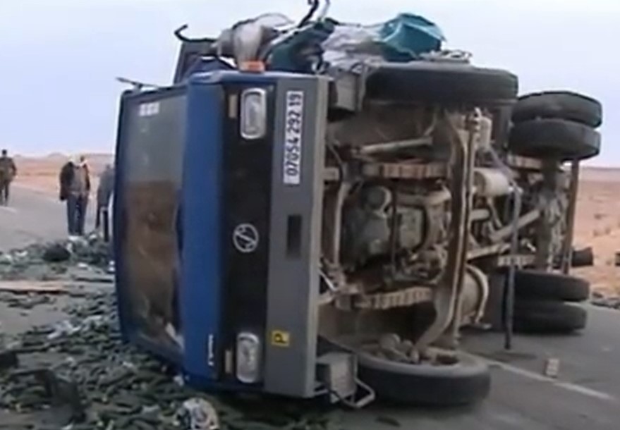 STRAVIČAN SUDAR AUTOBUSA I KAMIONA U kobnoj nesreći poginulo 16 osoba