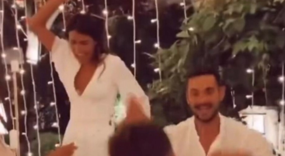 LUDNICA NA SVADBI NEMANJE NEDOVIĆA Mina nikad veselija lomi tanjire, konobar u nevjerici (VIDEO)