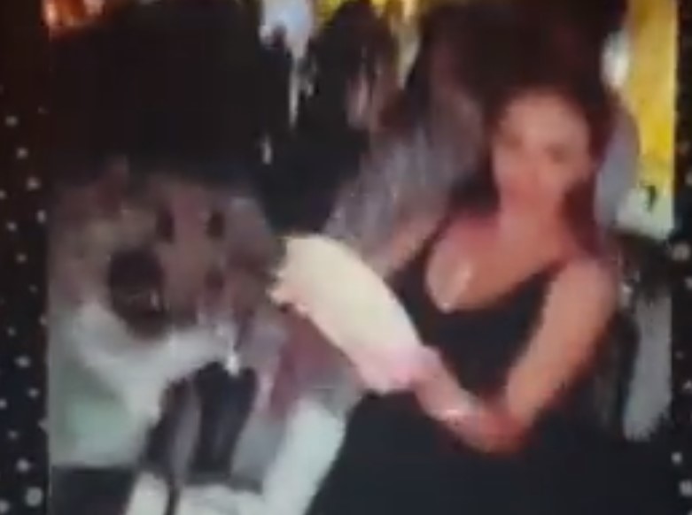 POLOMIĆU TANJIRE OD ARKOPALA Supruga visokog ruskog zvaničnika lumpuje na grčki način dok bukti rat (VIDEO)