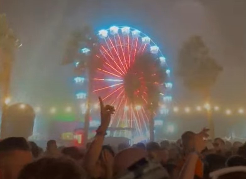 KOBAN EPILOG POPULARNOG MUZIČKOG FESTIVALA Jak vjetar urušio binu, poginula jedna osoba, 17 povrijeđeno
